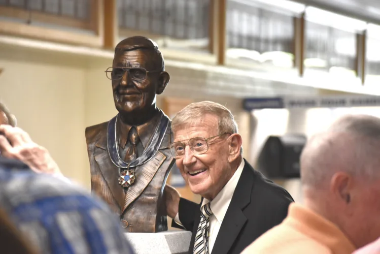 Holtz tribute planned, B1